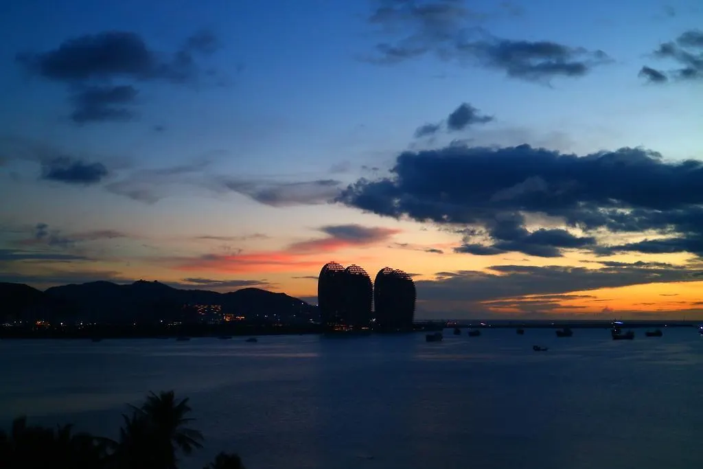 Sanya Skyline Inn