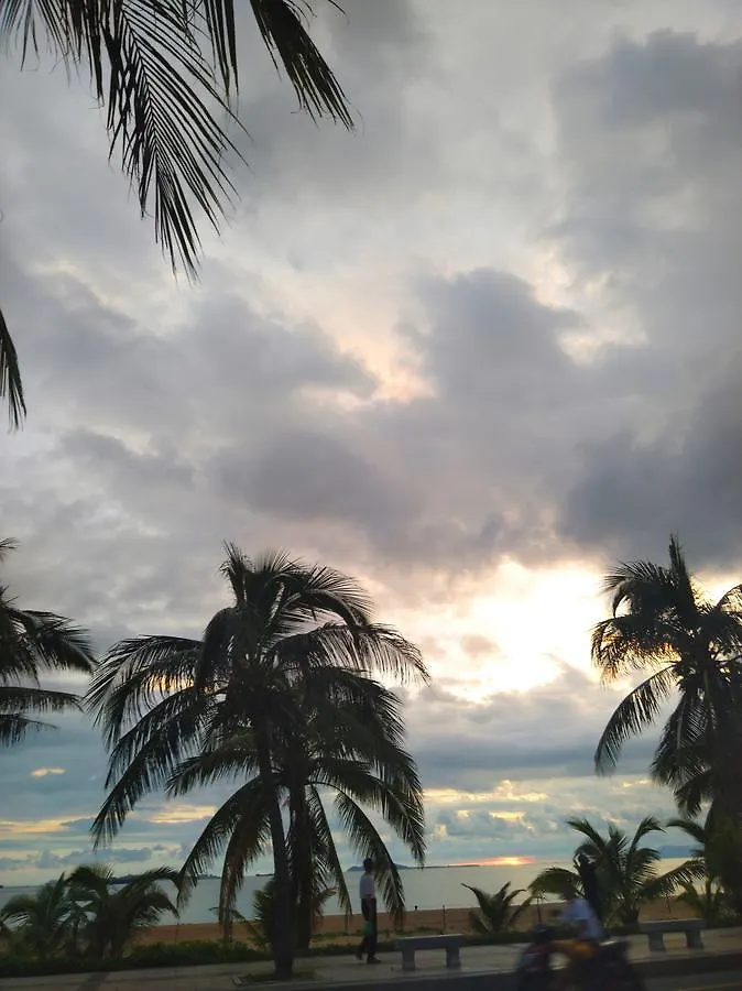 Sanya Skyline Inn